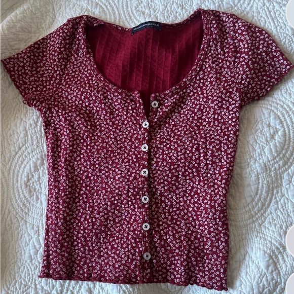Brandy Melville Tops - ***SOLD*** Brandy Melville Floral Crop Top